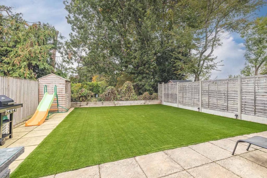 Property photo 2 of 17