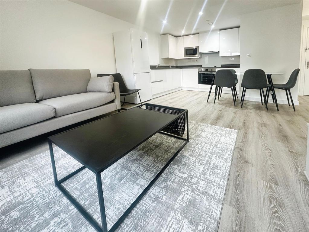 Property photo 2 of 8 Gqheq9B5Lec3B5Mpp82Ncg