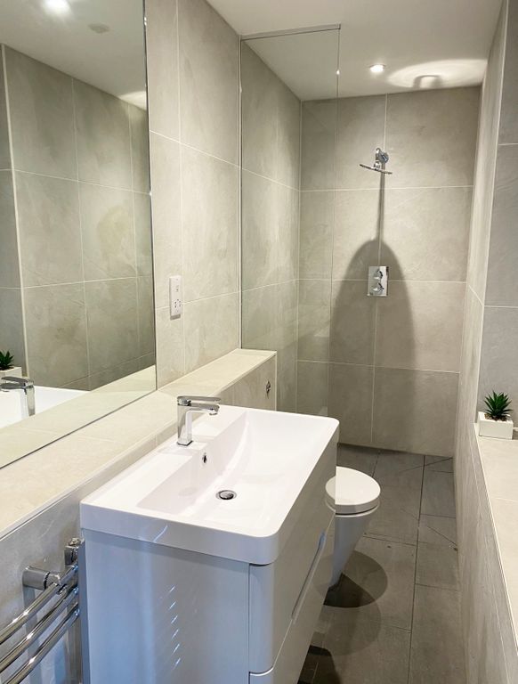 Property photo 2 of 8 Room A. En Suite + Rooftop