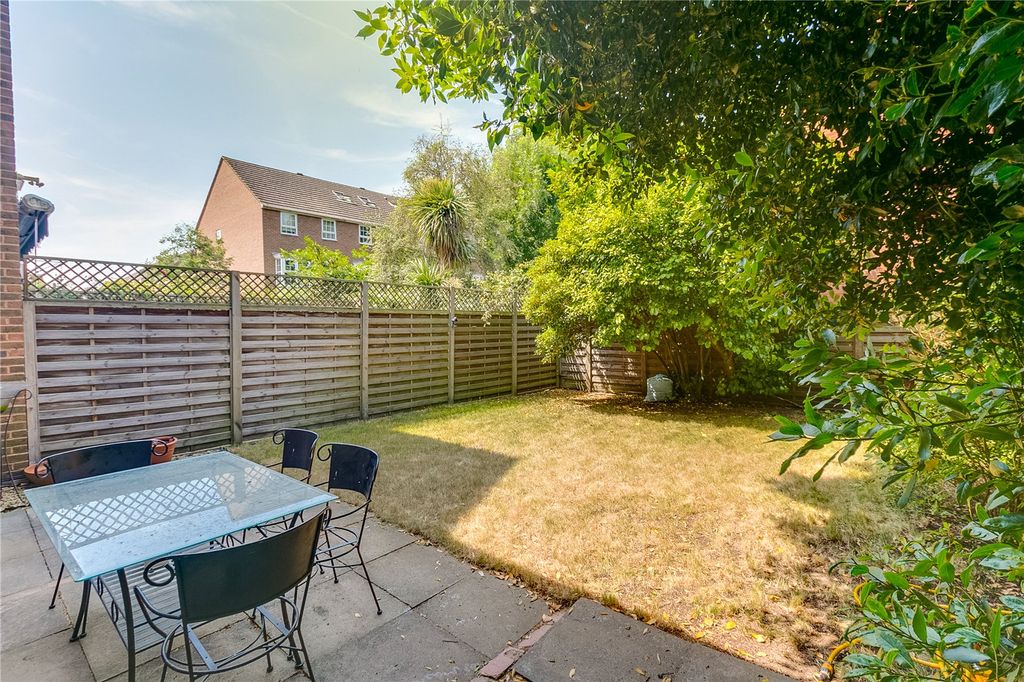 Property photo 2 of 10