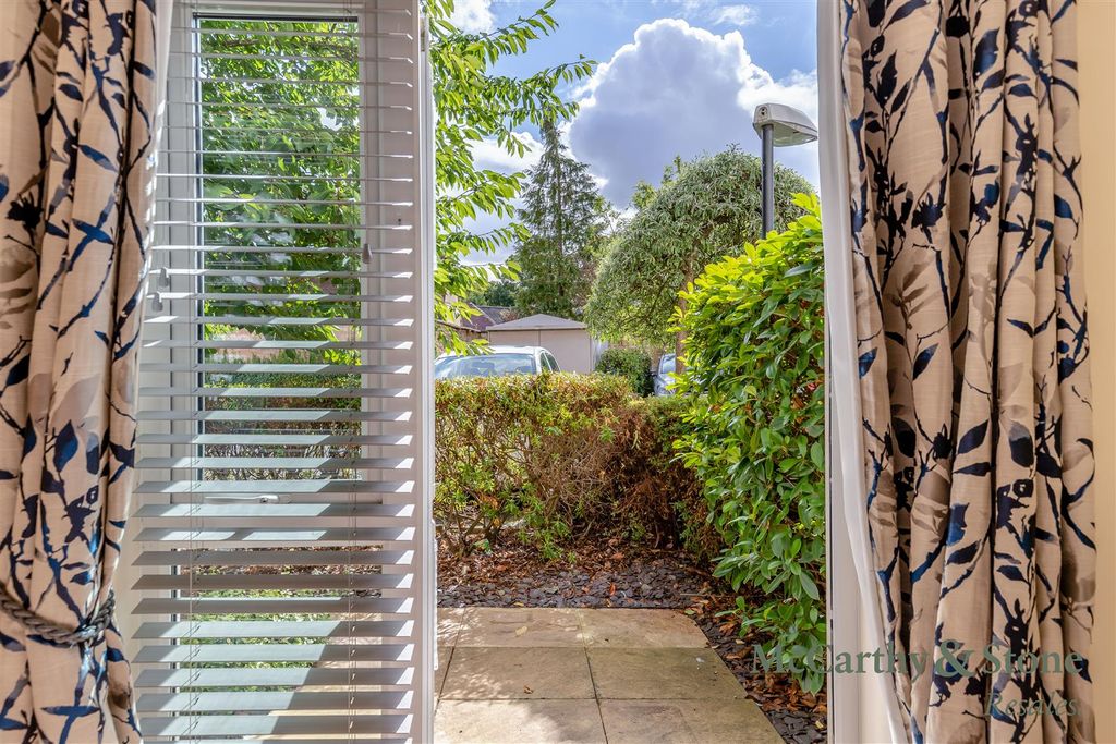 Property photo 3 of 39 8703626-Interior09.Jpg