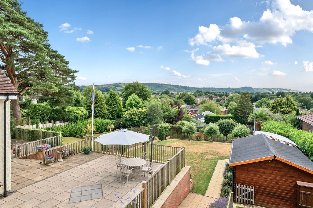 Property photo 2 of 34