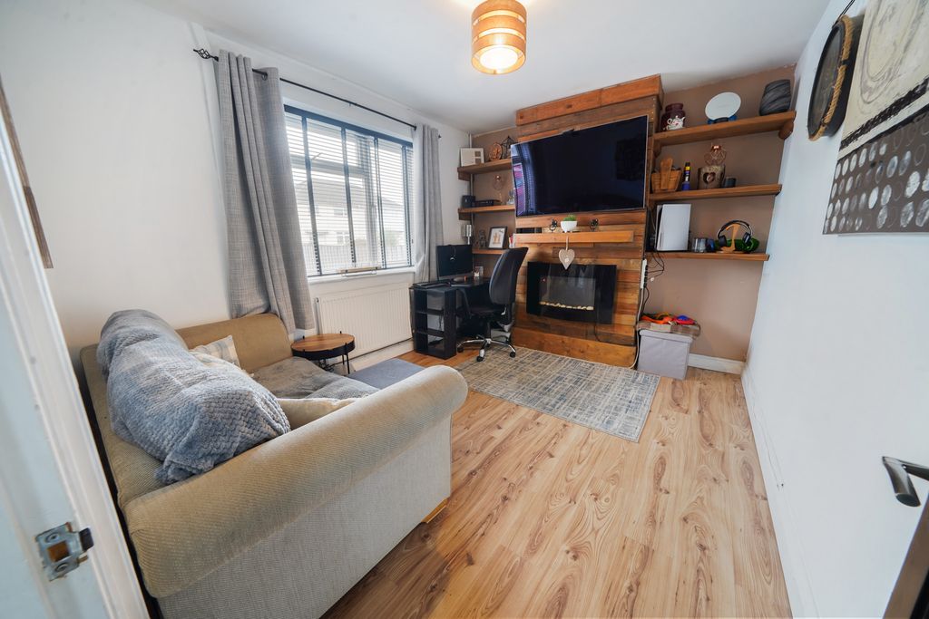 Property photo 3 of 22 Dsc026611