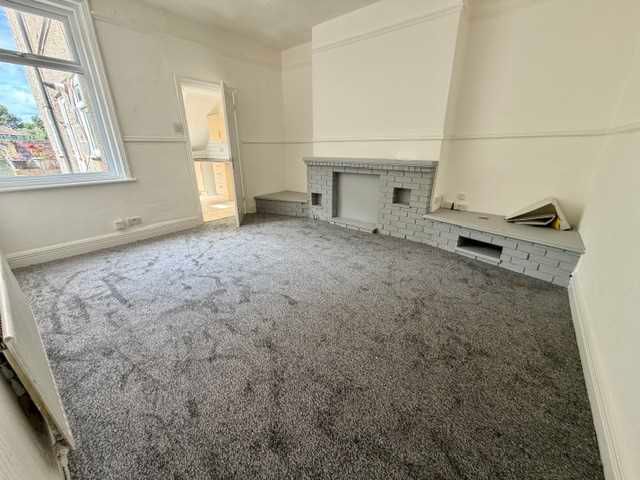 Property photo 3 of 7 Lounge (Rear)