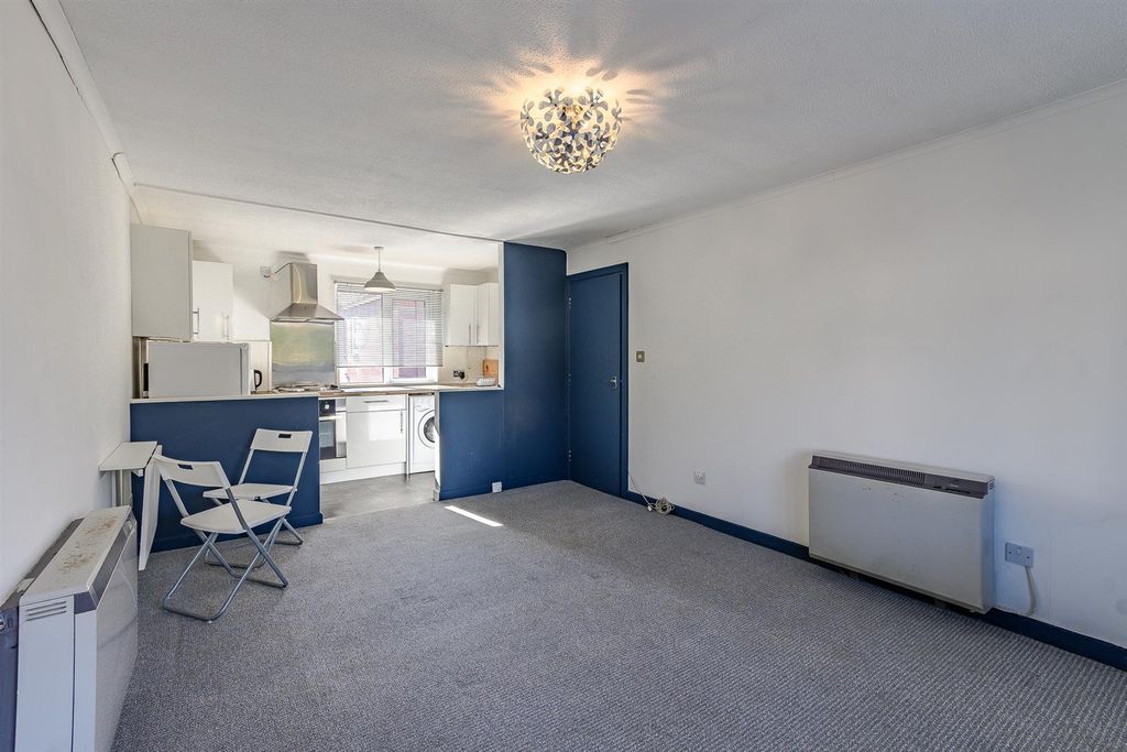 Property photo 3 of 14 Living & Kitchen