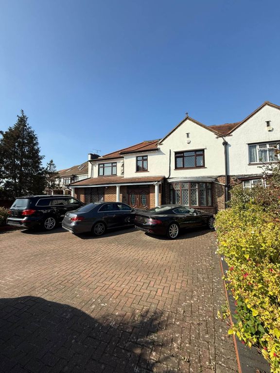 Property photo 2 of 37