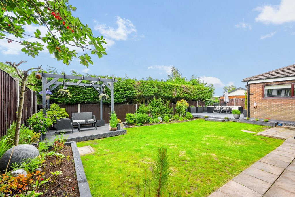Property photo 3 of 64 4295573