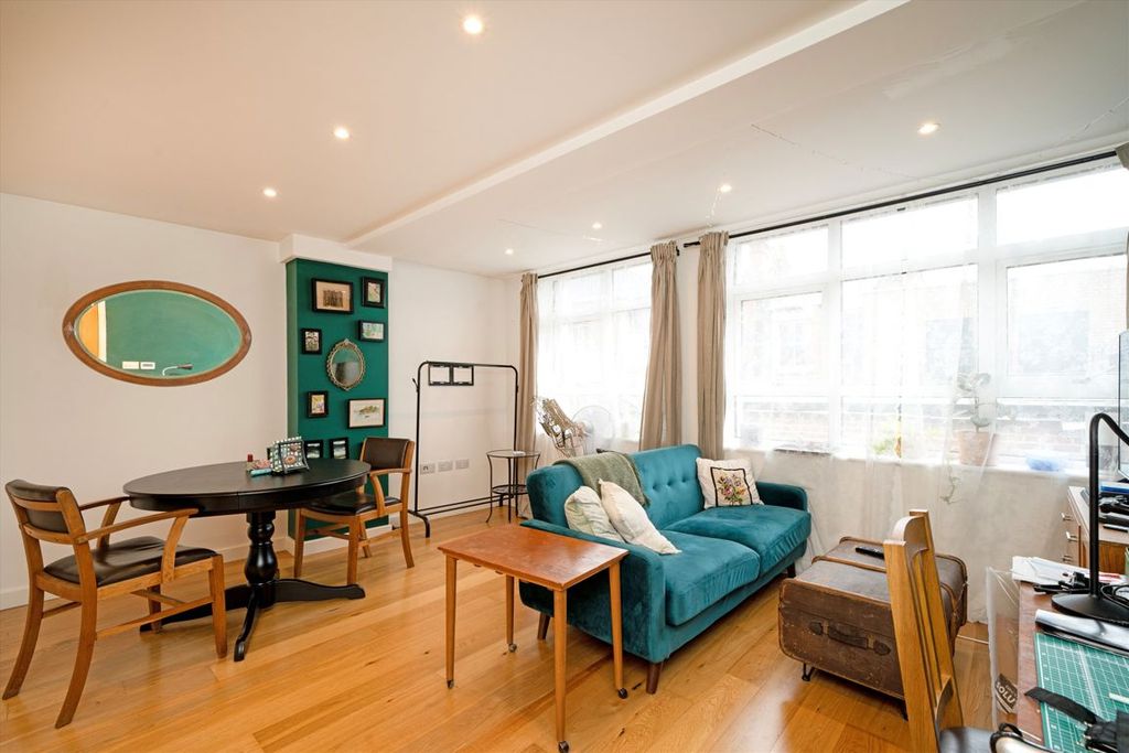 Property photo 2 of 6