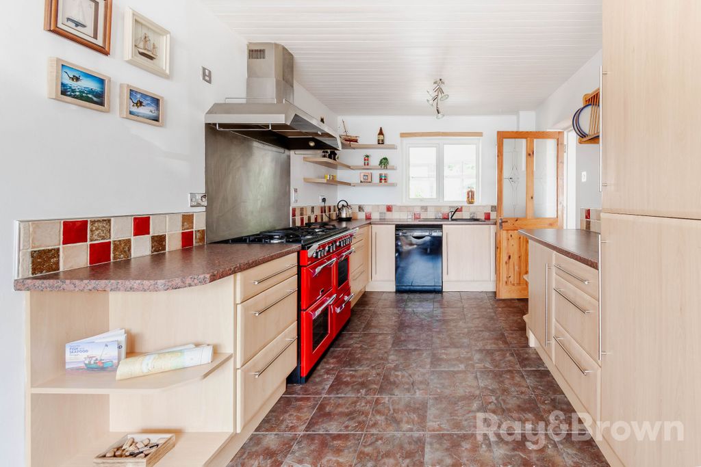 Property photo 3 of 39