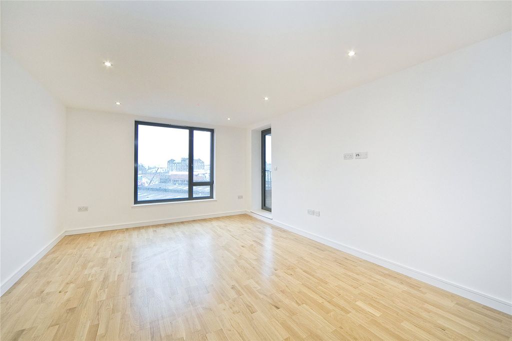 Property photo 1 of 11 Open Plan Living