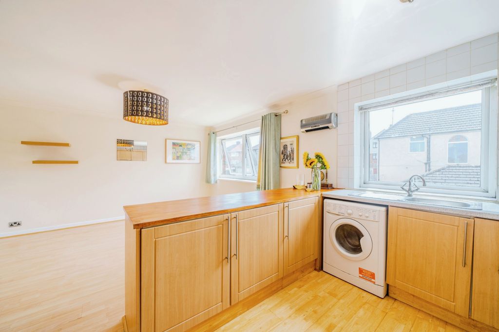 Property photo 2 of 17 Kitchen