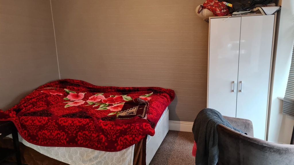 Property photo 1 of 4