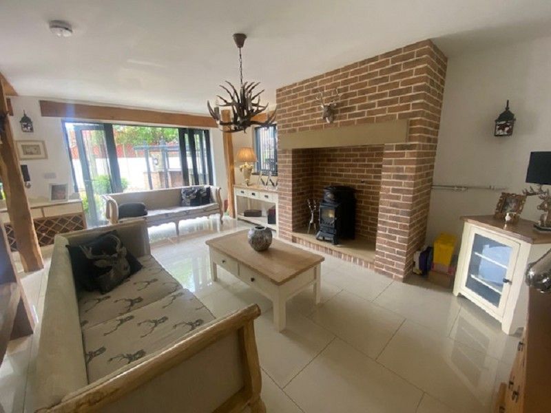 Property photo 3 of 29 ..