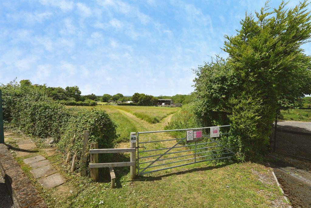 Property photo 2 of 18