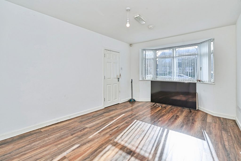 Property photo 2 of 25 Pbox-Img.Jpg