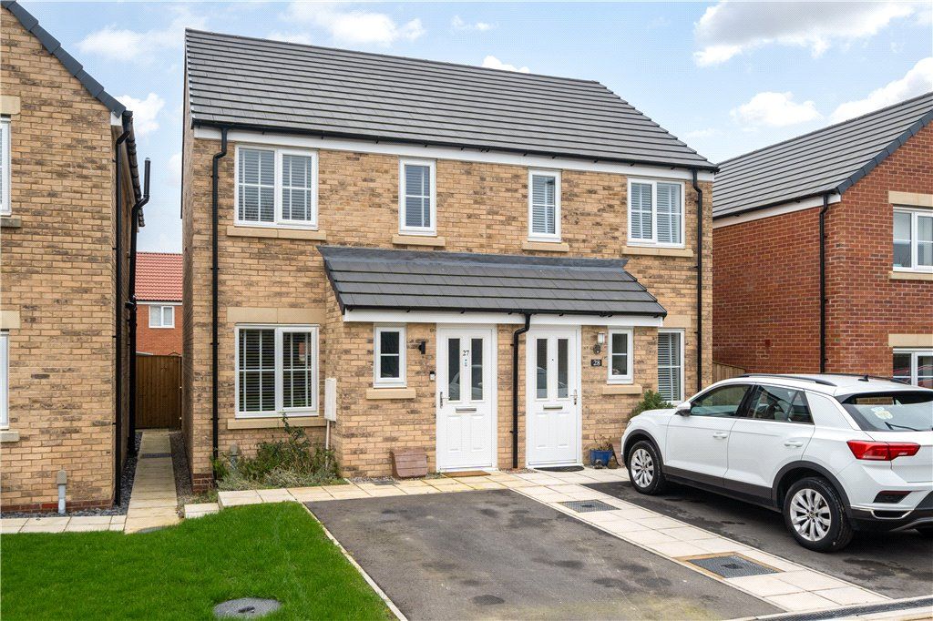 Property photo 1 of 8 'whernside Close'