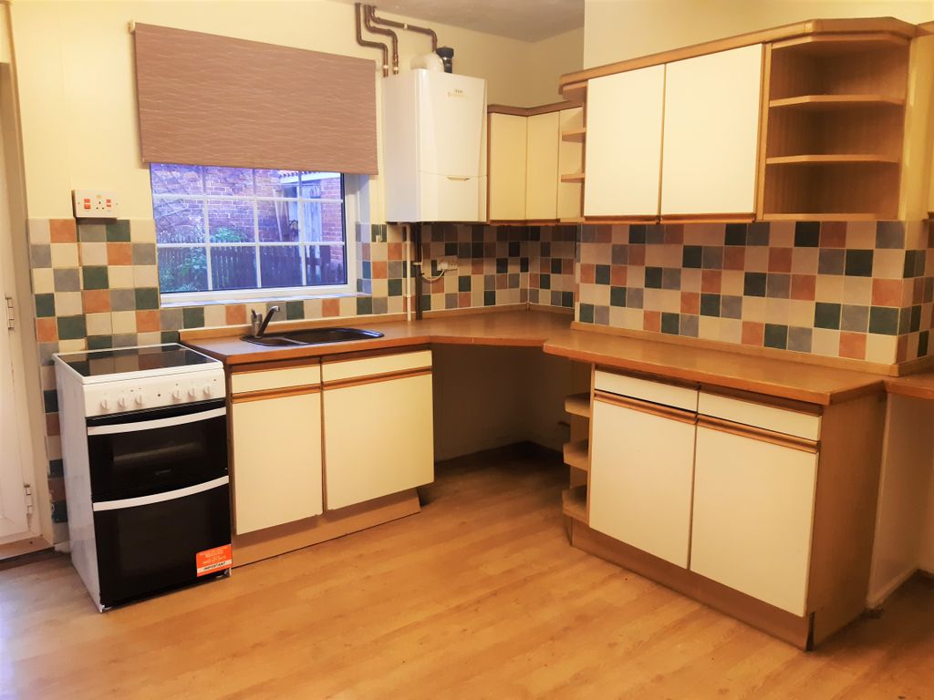 Property photo 2 of 8 Kitchen