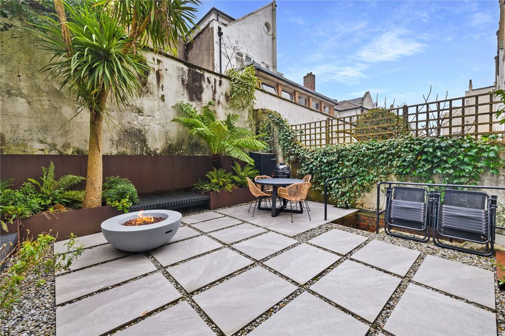 Property photo 2 of 14 Picture 2