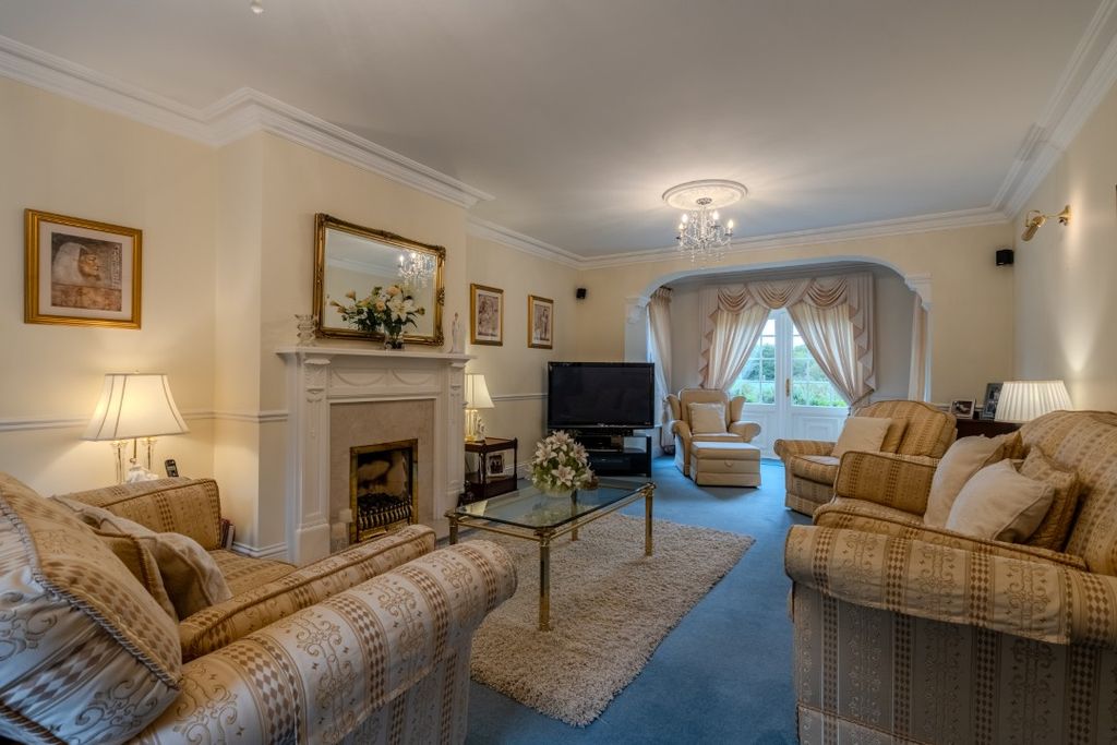 Property photo 2 of 30