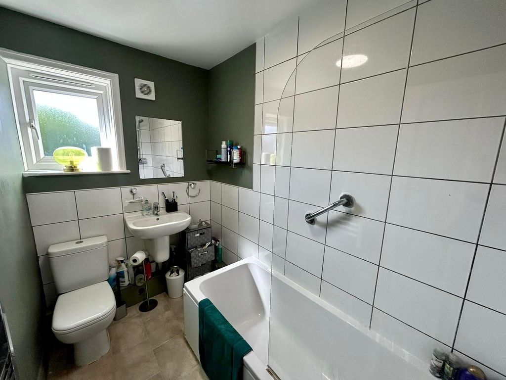 Property photo 3 of 6