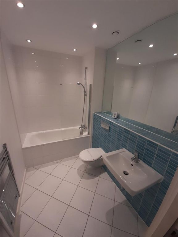 Property photo 2 of 7 Bathroom.Jpg