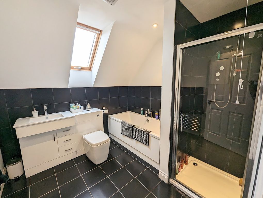 Property photo 3 of 32