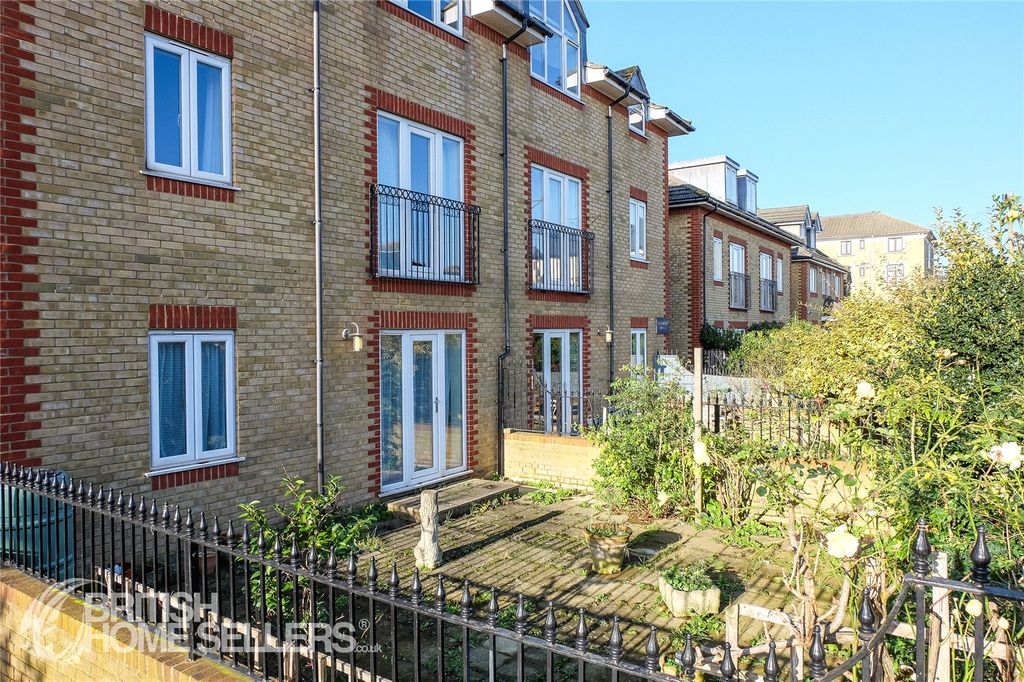 Property photo 2 of 17 Picture No. 03