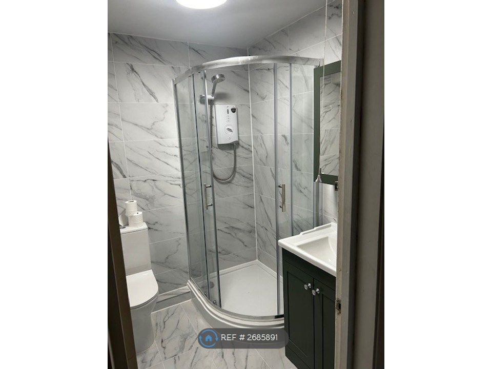 Property photo 3 of 7 Bathroom