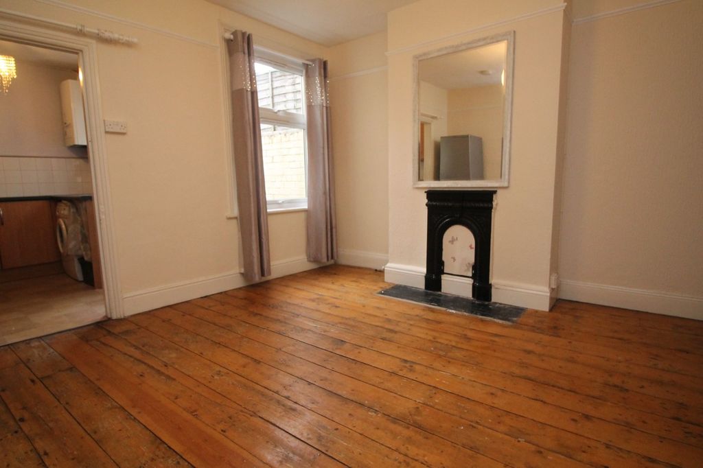 Property photo 2 of 14