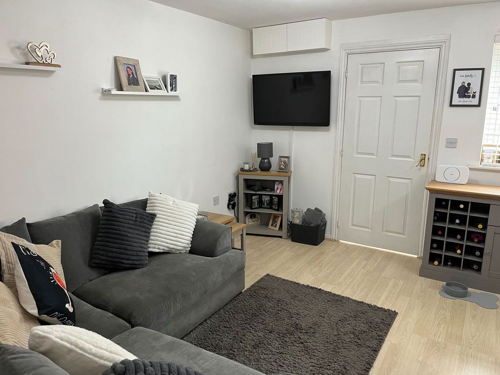 Property photo 2 of 6