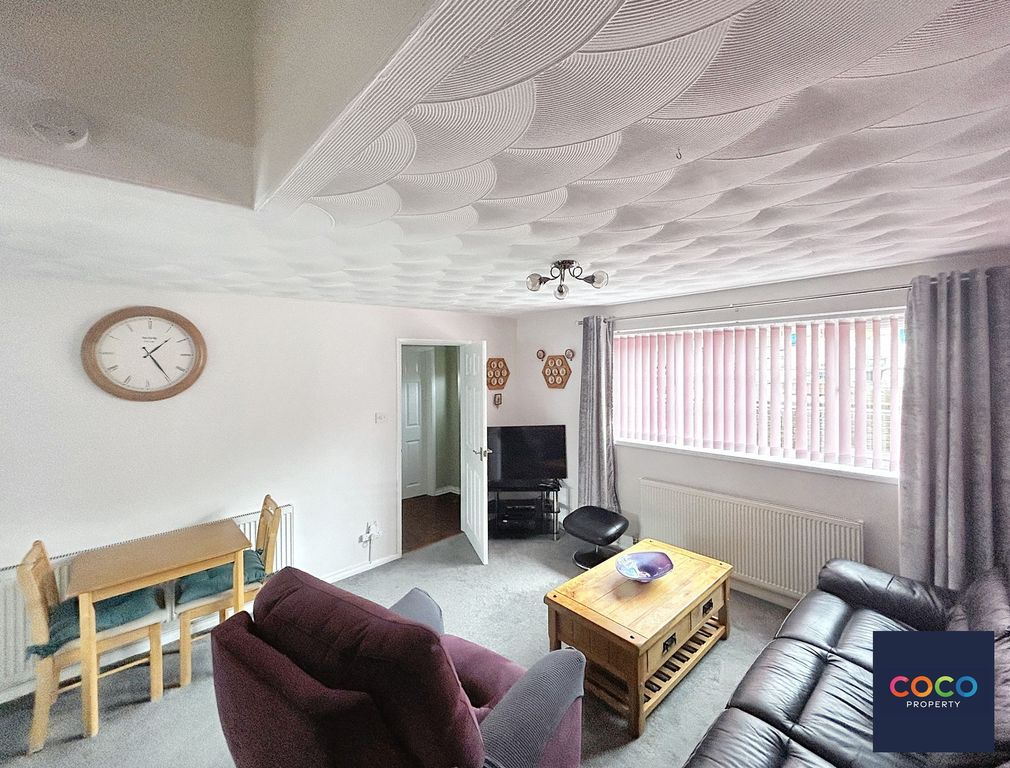 Property photo 3 of 14 Sitting Room