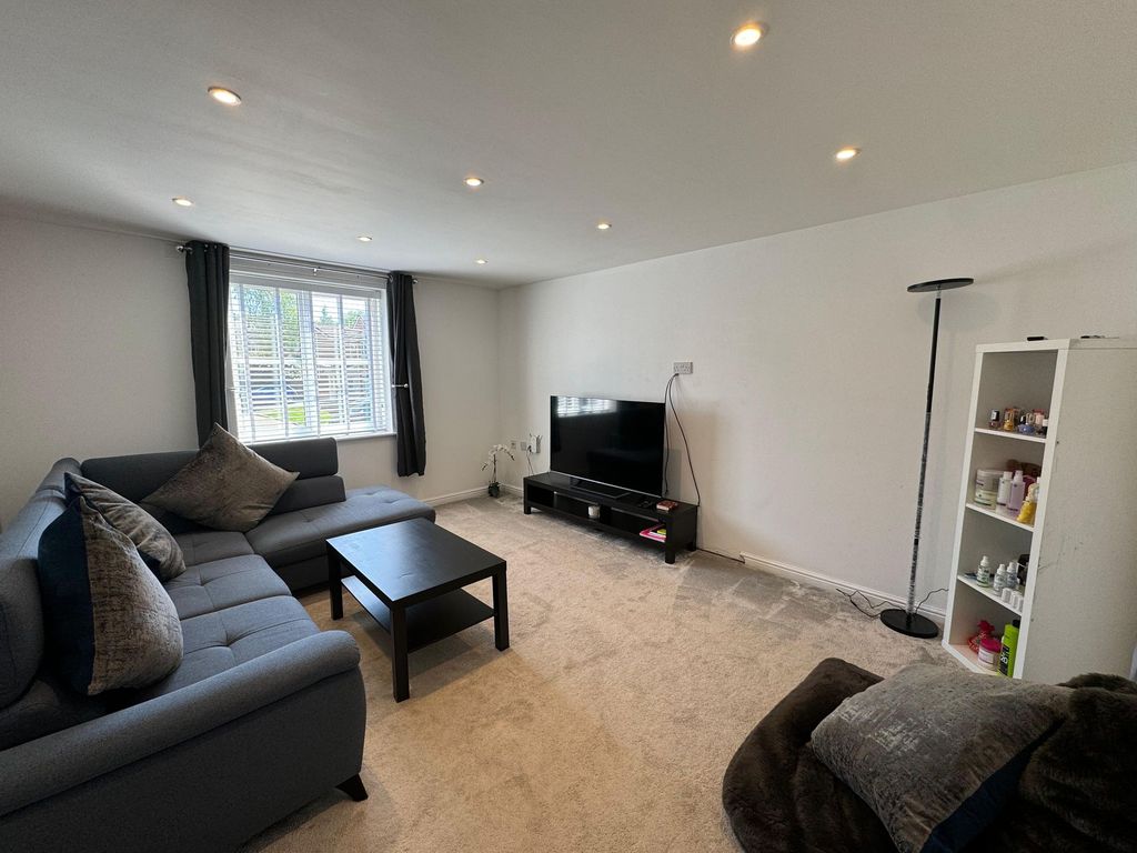 Property photo 2 of 16