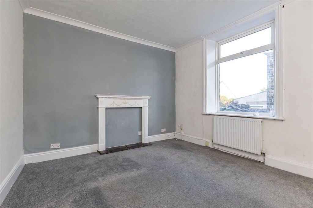 Property photo 2 of 15 Lounge