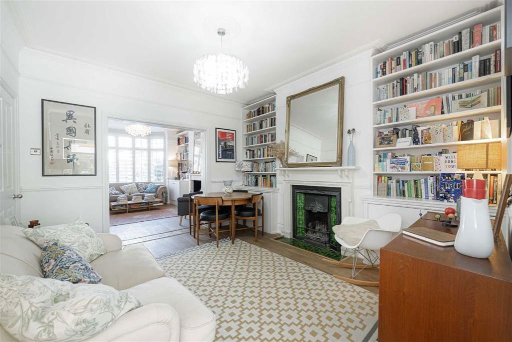 Property photo 3 of 11