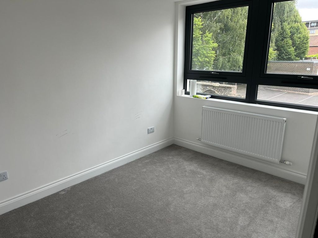 Property photo 3 of 3