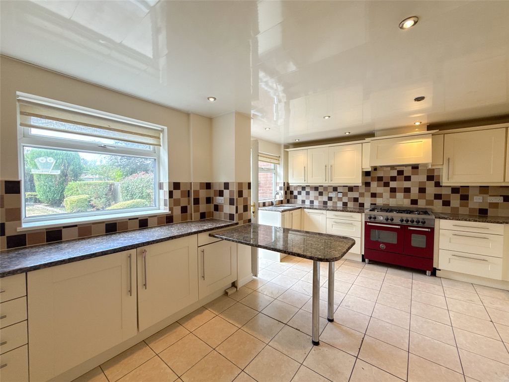 Property photo 2 of 32 Breakfasting Kitchen