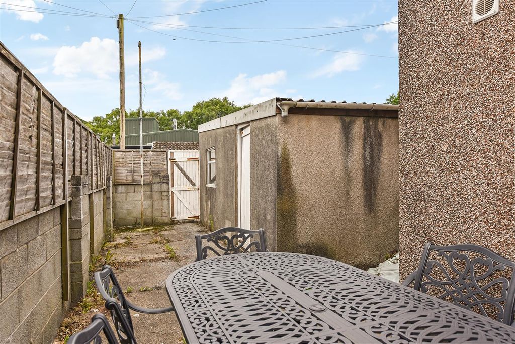 Property photo 3 of 14 0-Qazn5Qa5X3Jkokoudey4O7Luy.Jpg