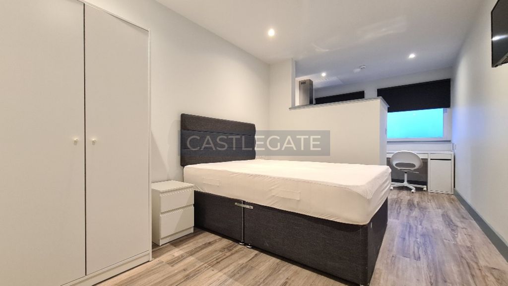 Property photo 3 of 8 Room 98 (3)