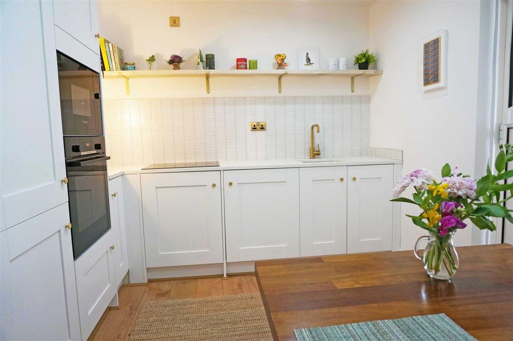 Property photo 3 of 16 Kitchen 2_Dsc06176.Jpg
