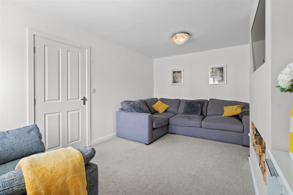 Property photo 3 of 20