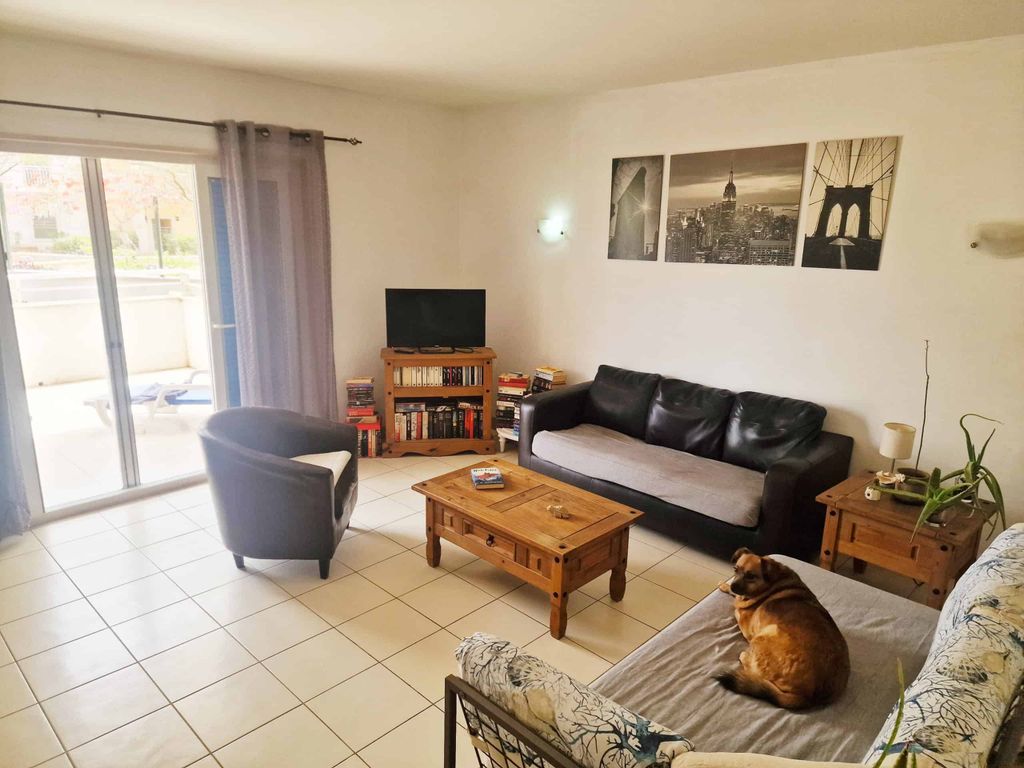 Property photo 3 of 10 Living Area  - Ground Floor 2 Bed Key Ready Apartment Coprosma, Vila Verde