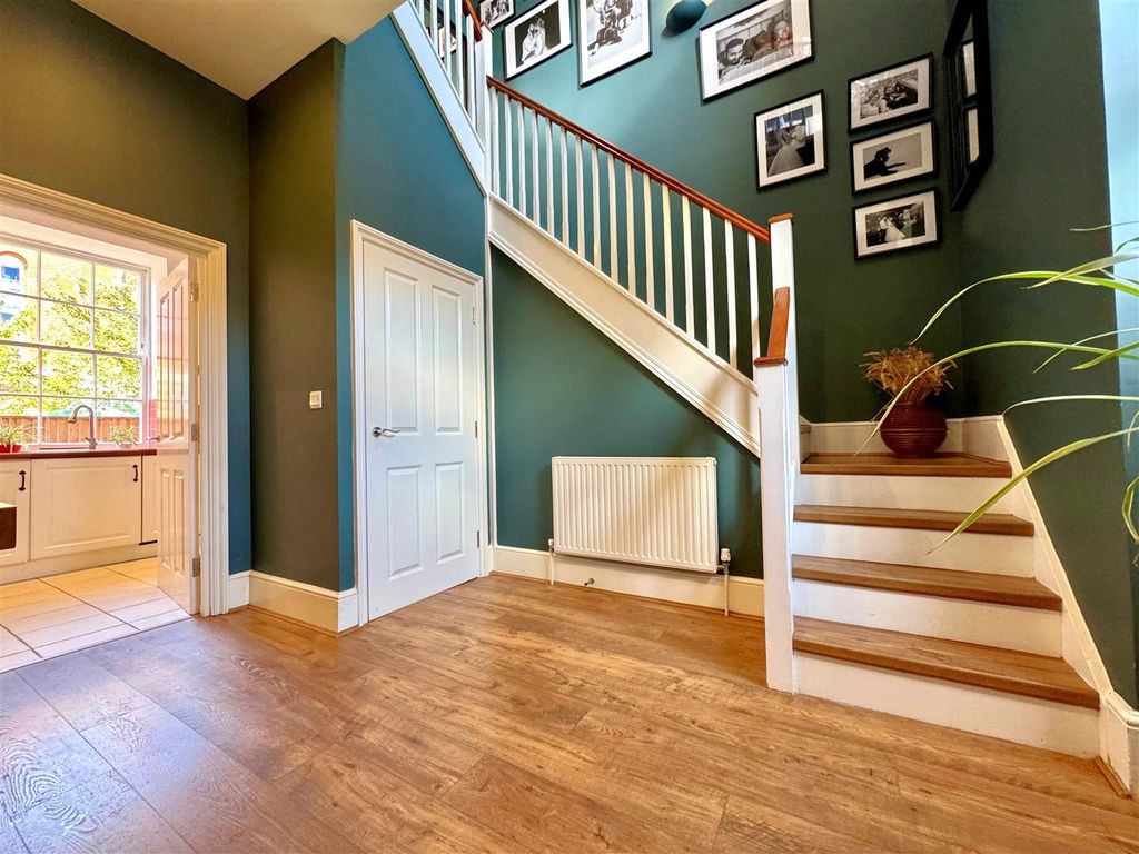 Property photo 3 of 19 Hallway 2.Jpg