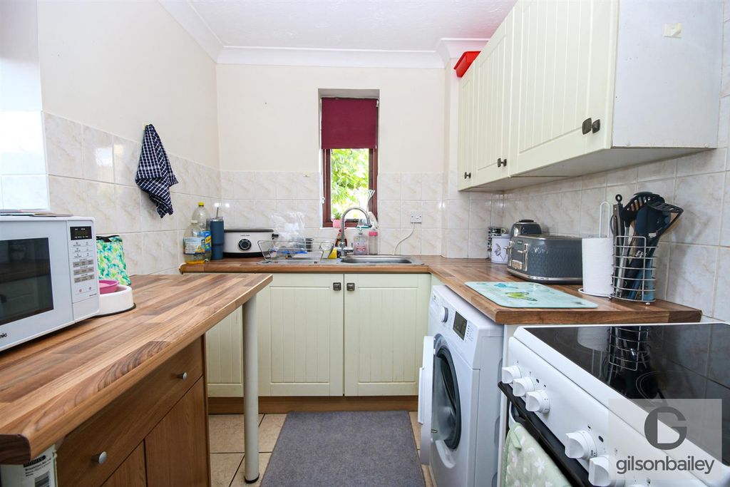 Property photo 3 of 8 Img_4954-2.Jpg