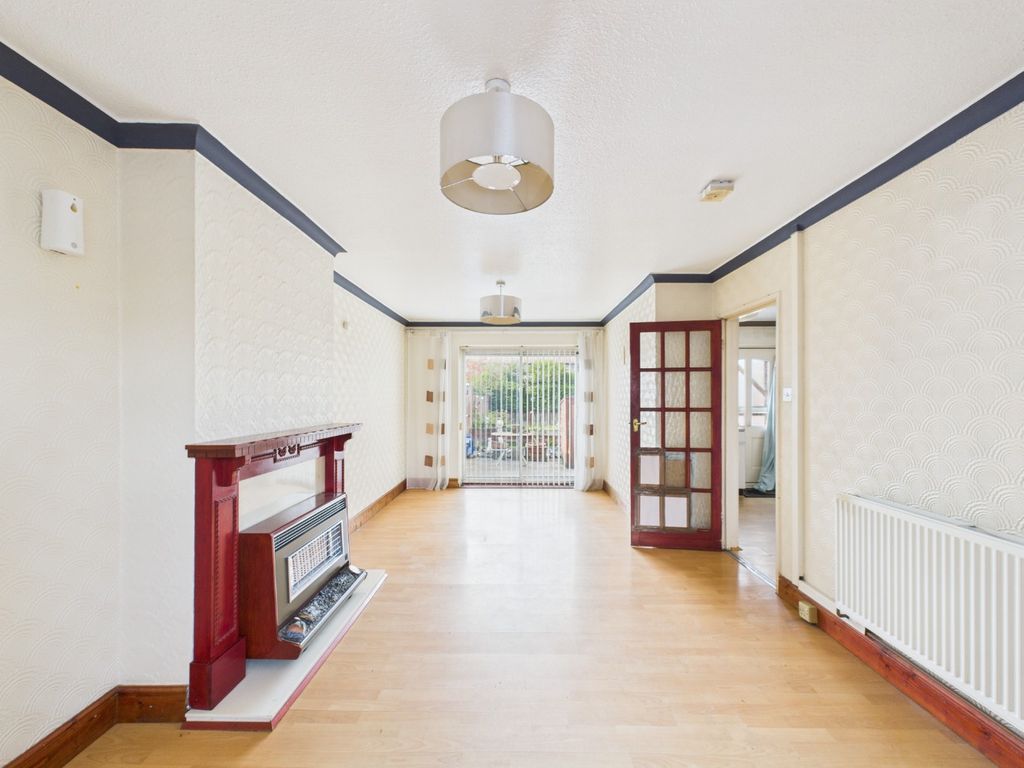 Property photo 2 of 13 4406135