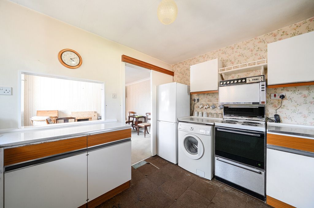 Property photo 3 of 12 14783668