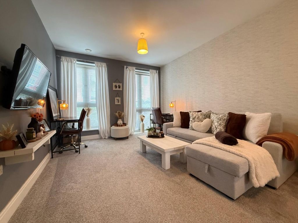 Property photo 2 of 8 11.Jpg