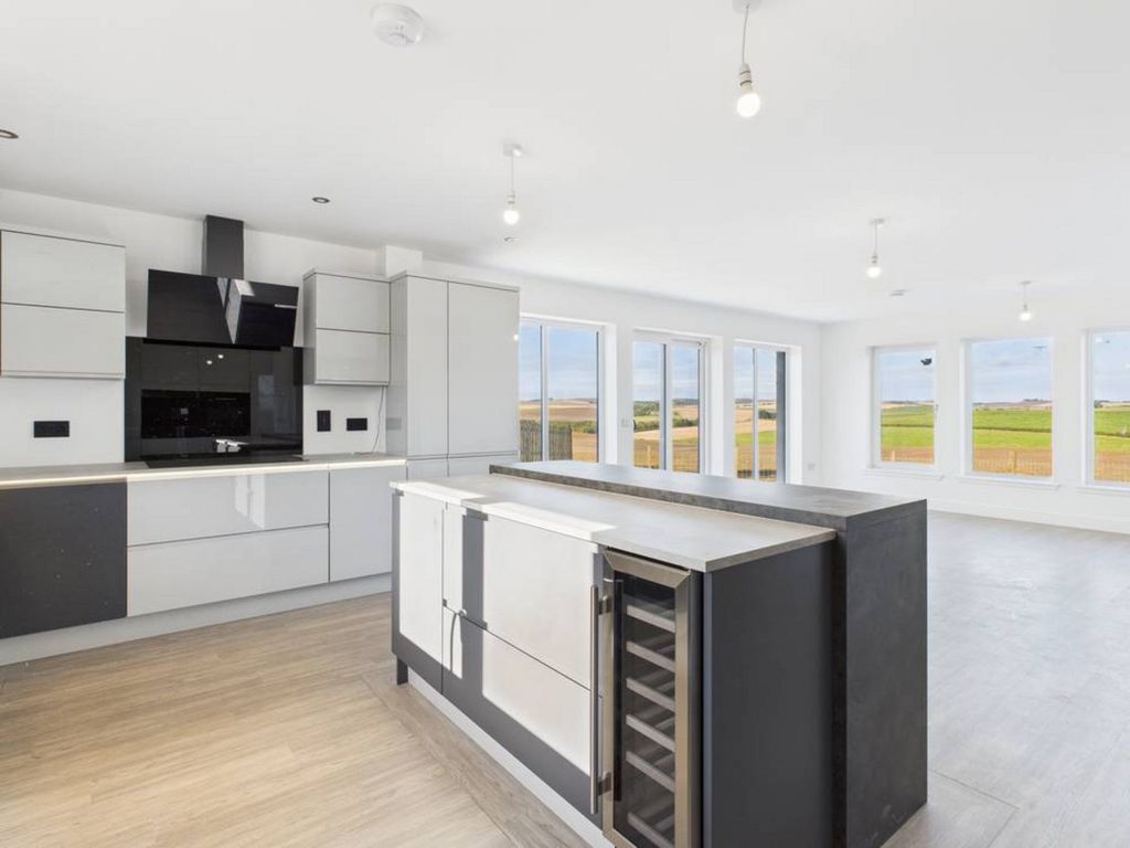 Property photo 3 of 29