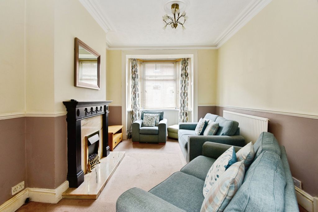 Property photo 3 of 18 Pbox-Img.Jpg