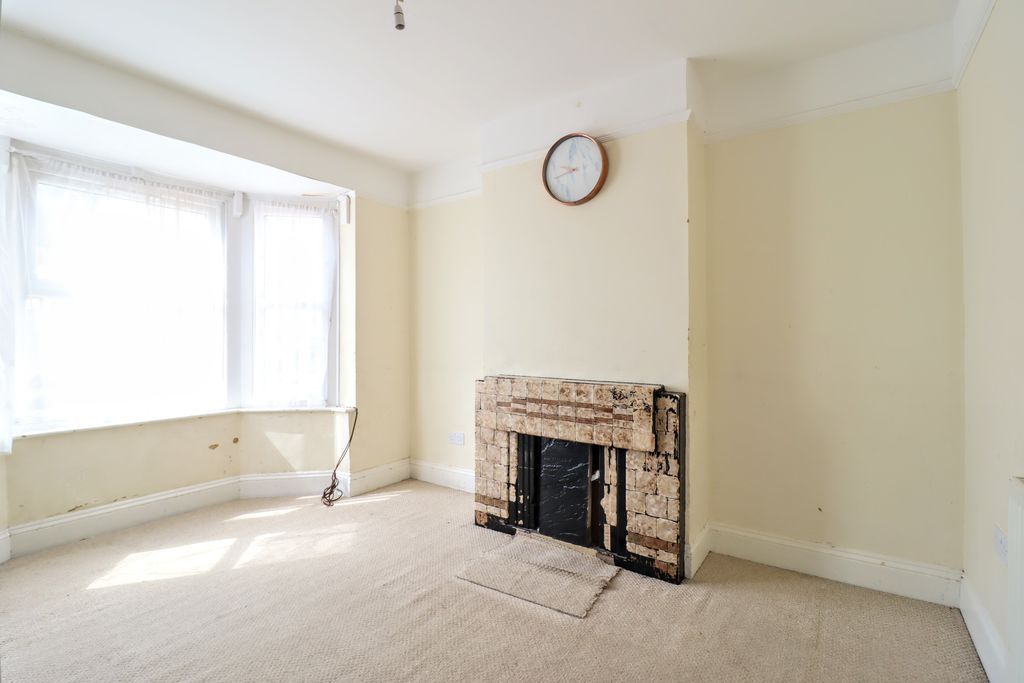 Property photo 2 of 9 Lounge