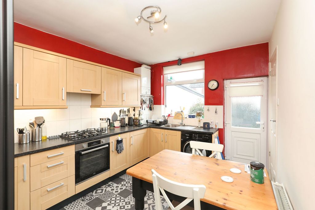 Property photo 2 of 13